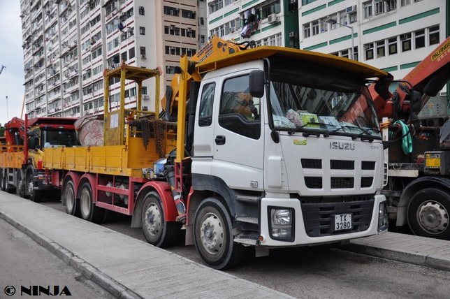 Isuzu_CYH_8x4_V_HR_29_resize.jpg