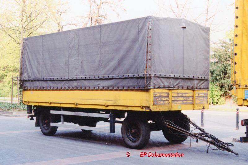 BP 55 - 2234aa__GRAU GmbH__Großer Pritschenanhänger f. Messedienst.jpg