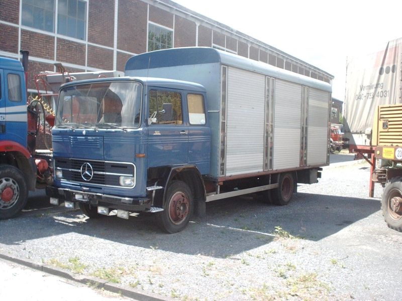 Mercedes LP MK Taubentransporter 001.jpg