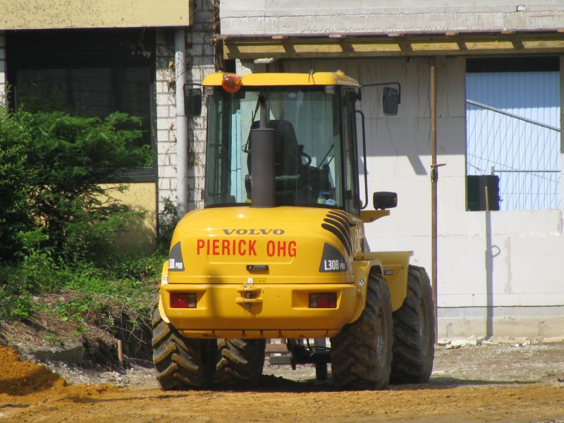 volvo l 30 b pro.jpg