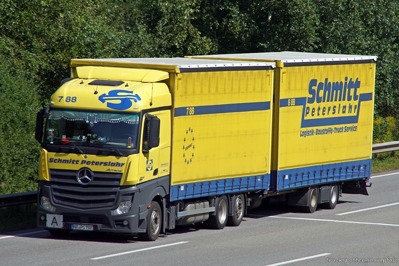 Actros Schmitt DSC07763.jpg