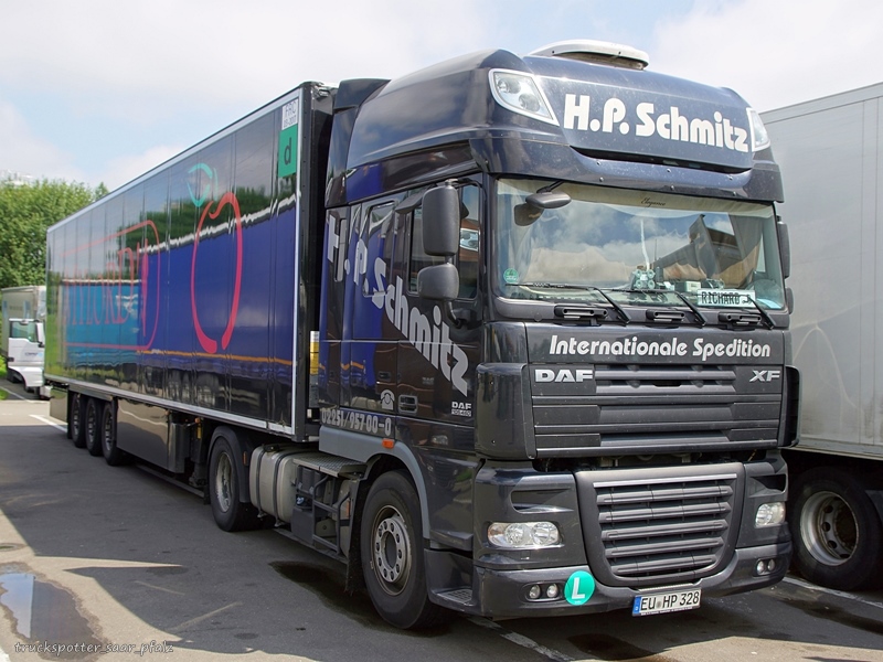 DAF HP Schmitz DSC01629.jpg