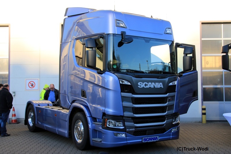 Scania Deutschland Scania R450 Highline 2016 12 03 OFWEB.jpg