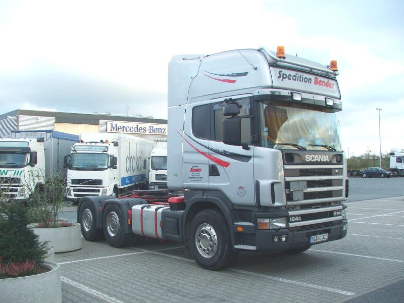 BENDER Scania 164 C 580 DSC00025 (2).jpg