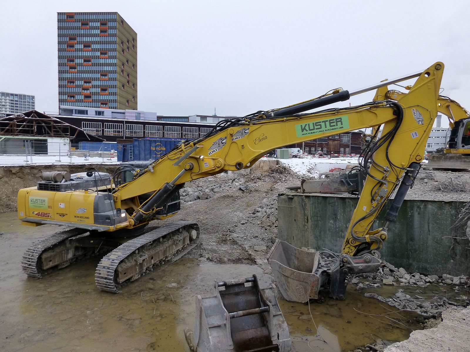 New Holland Construction/CNH Global Attachment