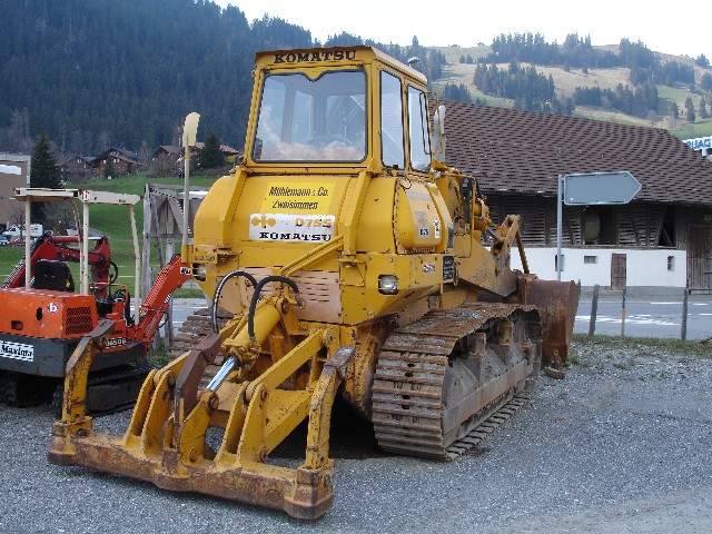 Komatsu D 75 S (1).jpg