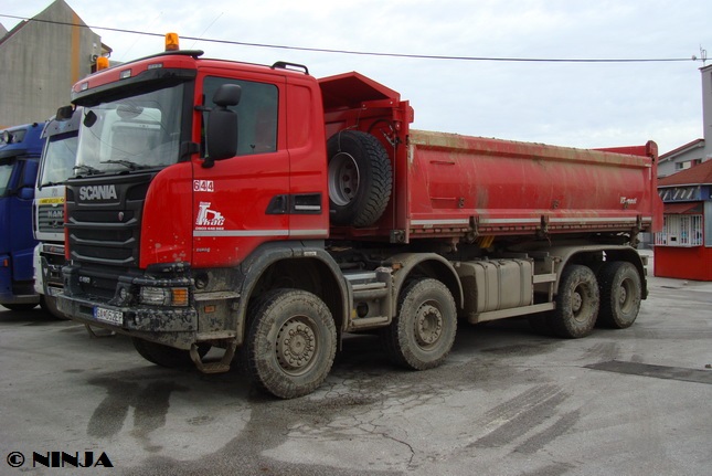 Scania_G490_8x6_S3_01.jpg