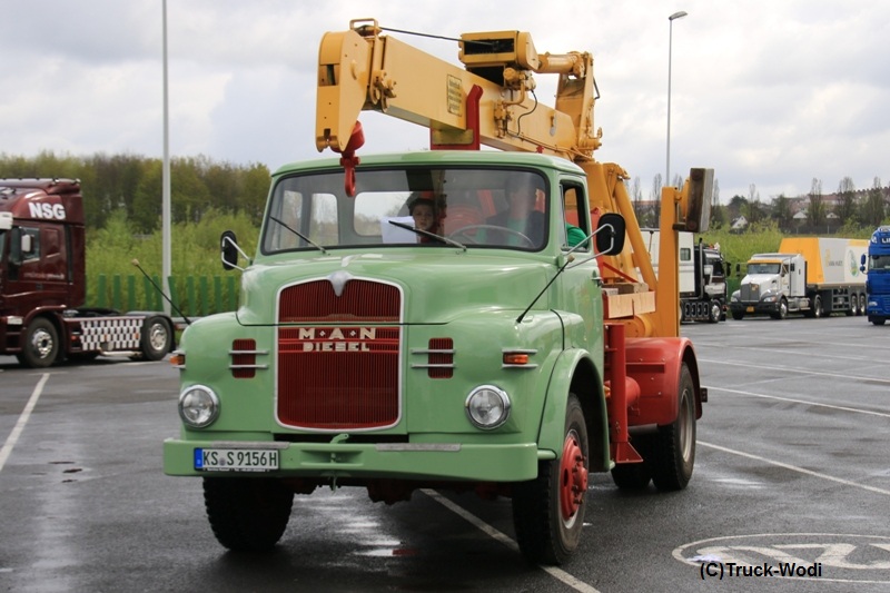 Hörich Holzbau MAN Hauber Kran 2017 04 22 LohfeldenWEB.jpg
