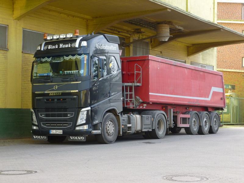 K800_Volvo FH 420 E6 Black Hawk 1.jpg