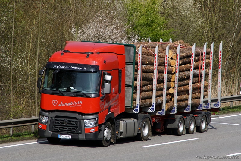 Renault T Holztransport DSC05972.jpg