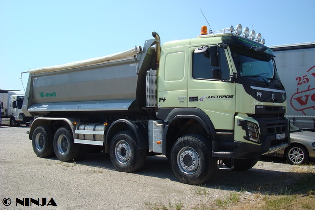 Volvo_FMX500_8x6_S1_E6_Medium_Cab_01.jpg