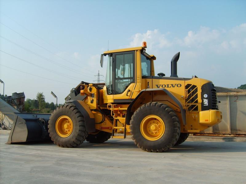 Volvo L 60F-03.jpg