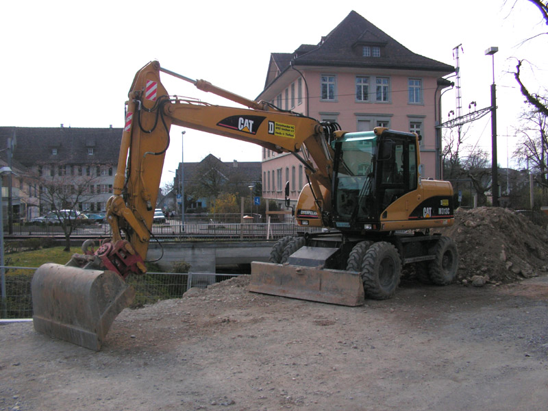 Cat M313C (1).jpg