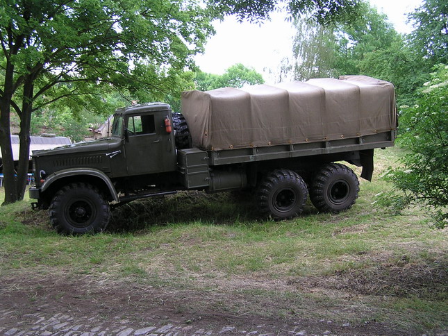 Kraz 255B 6x6 03.jpg