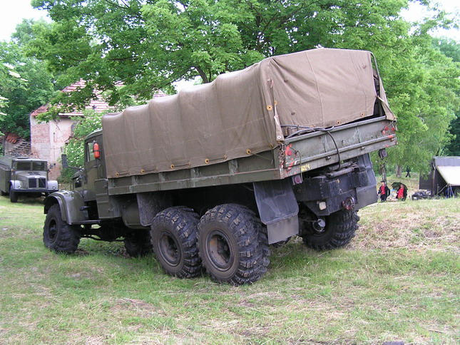 Kraz 255B 6x6 04.jpg