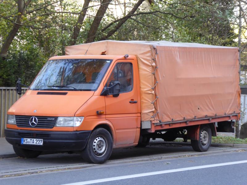 K800_MB Sprinter 312D  Orange 2.jpg