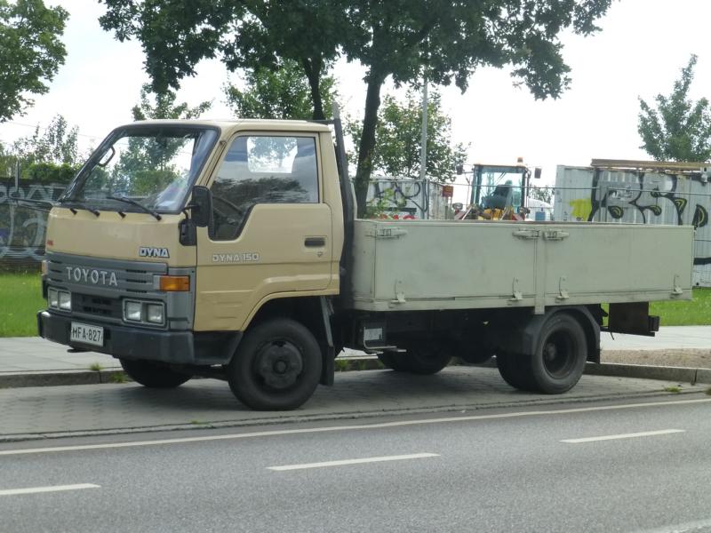 K800_Toyota Dyna 150 6.Serie Pritsche Beige 1.jpg