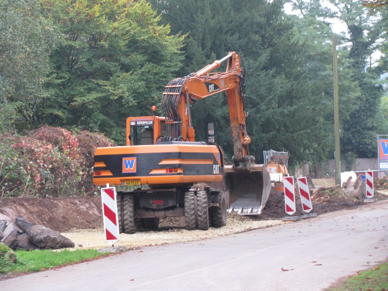 M 318 CAT.jpg