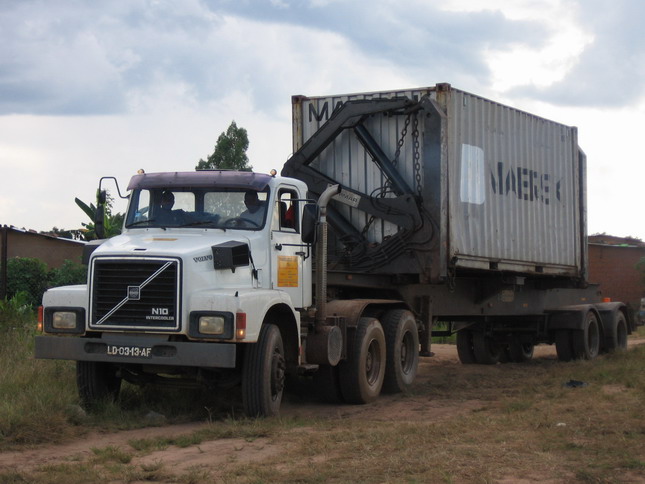 Volvo N10 6x4 Angola 01.jpg