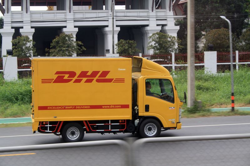 DHL01.jpg