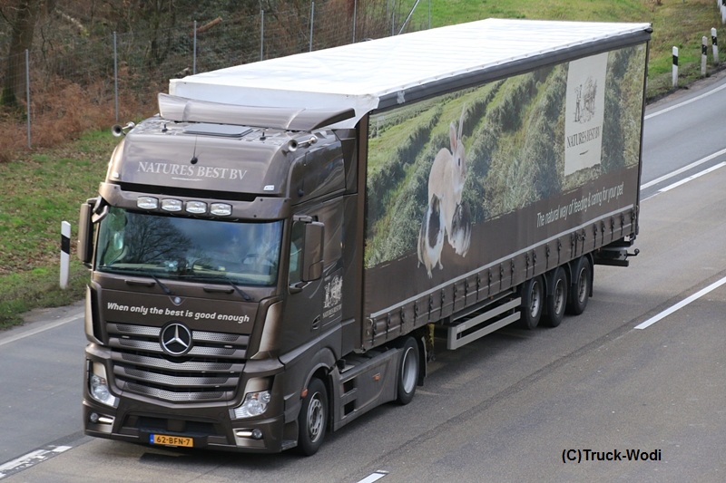 Natures Best MB Actros4 18xx 62-BFN-7 2018 02 01 WeiskirchenWEB.jpg