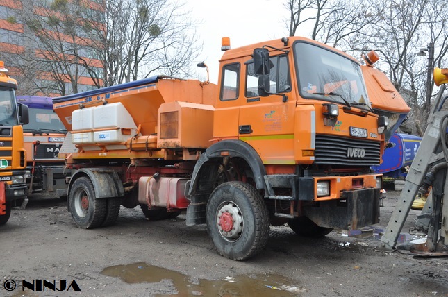 Iveco_Turbo_180.34_4x4_AHW_SK6M_02.jpg