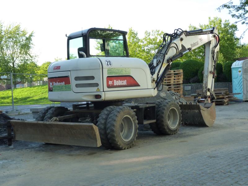 K800_Bobcat Bagger 1.jpg