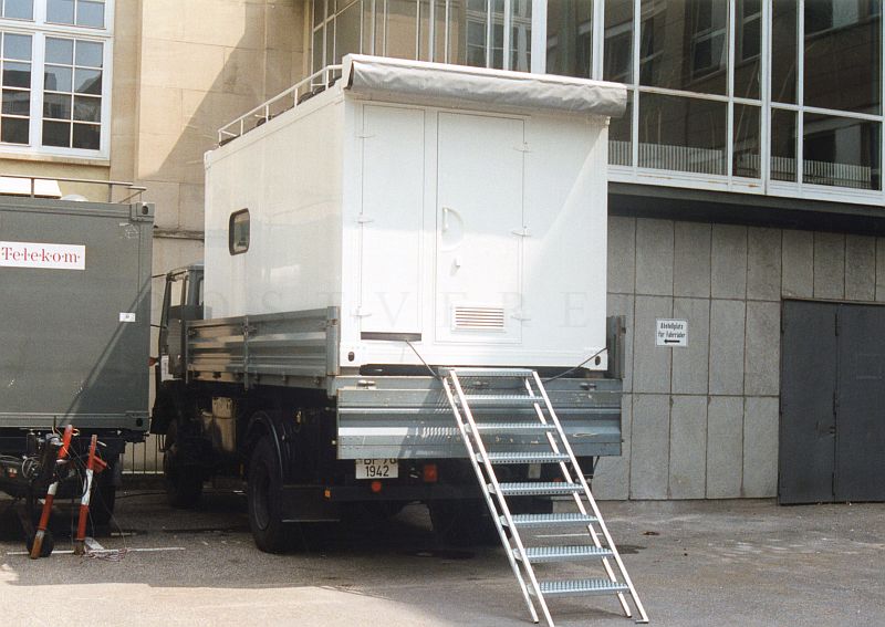 +BP 76 - 1942b__IVECO 110-16 Pritsche mit Shelter grau_weiß.jpg