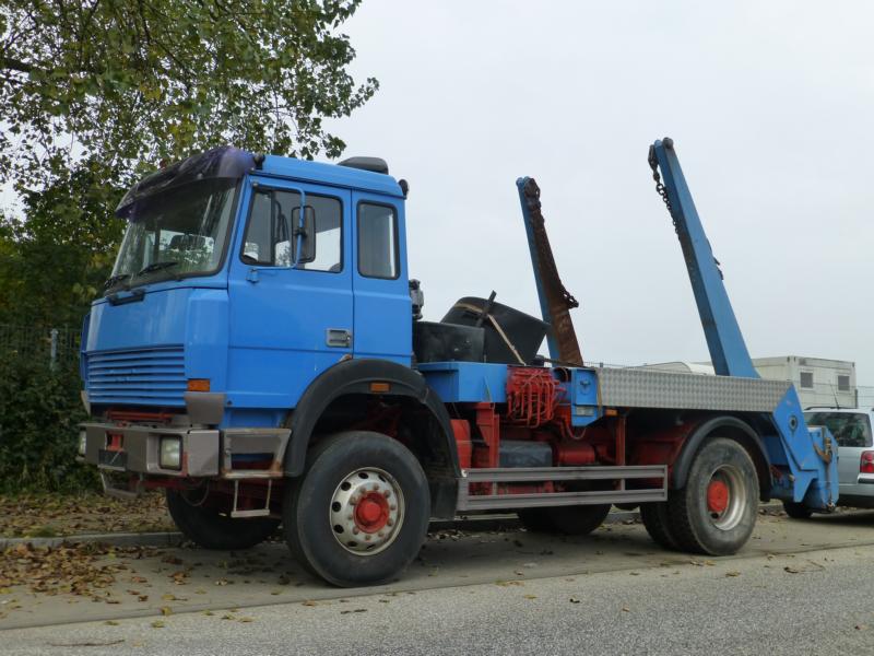 K800_Iveco Absetzkipper Blau 1.jpg