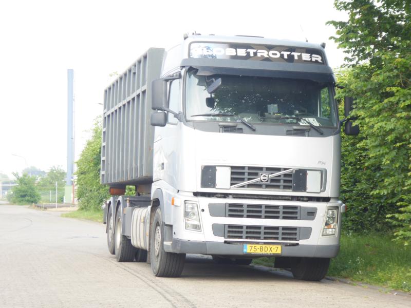 K800_Volvo FH 440 Abrollkipper Silber 1.jpg