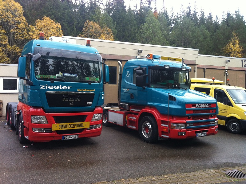 Truckertreffen Pflummern Pulverfass 2015 005.jpg