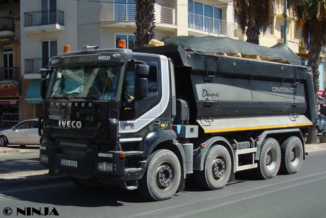 Iveco_Trakker_500_8x4_S1_06_resize.jpg