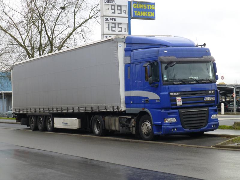 K800_DAF XF 105.460 Blau Polen 1.jpg