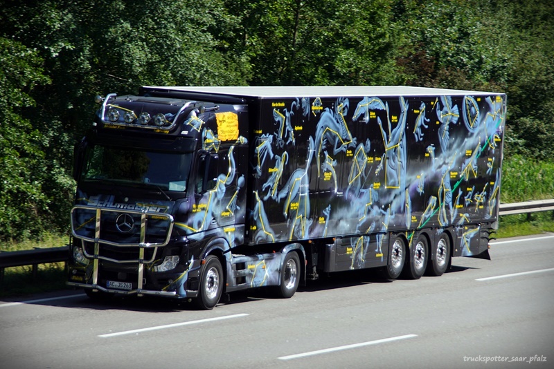 Actros Schumacher DSC00125.jpg