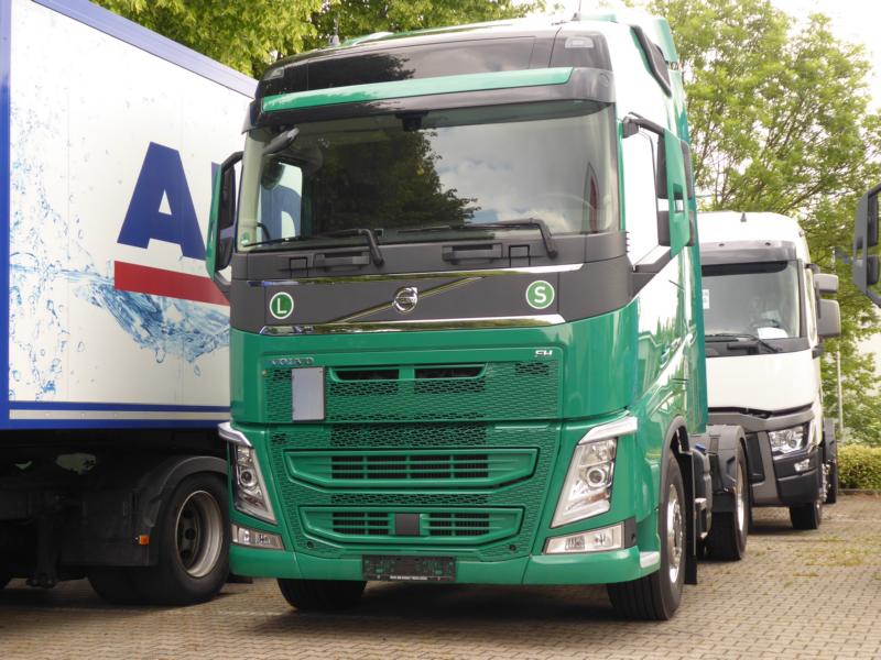 K800_Volvo FH500 SE6 ZM Grün 1.jpg