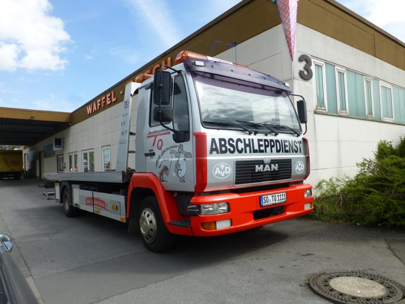 K800_MAN LE Abschleppwagen Der Abschleppbär 1.jpg