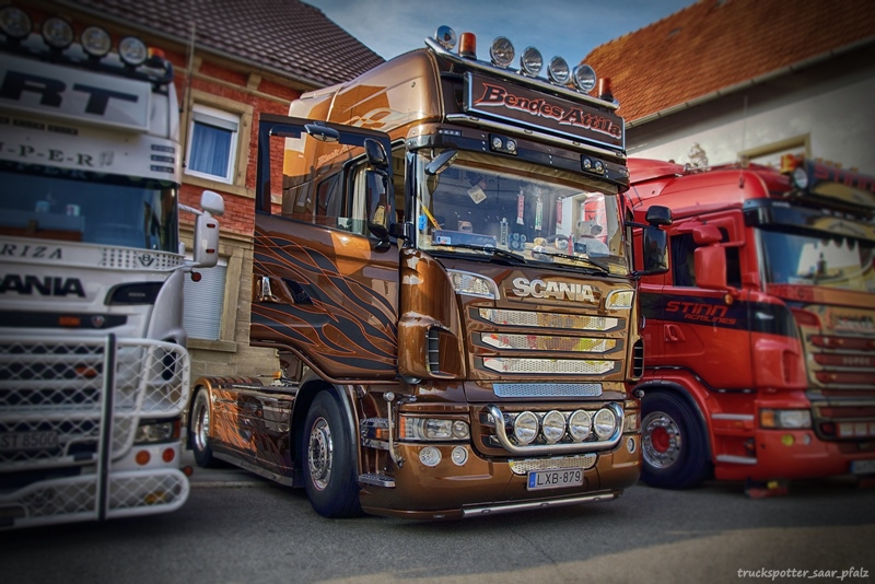 Scania Black Amber HDR DSC07310.jpg