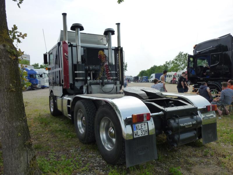 K800_Peterbilt COE Blau Weiss 3.jpg