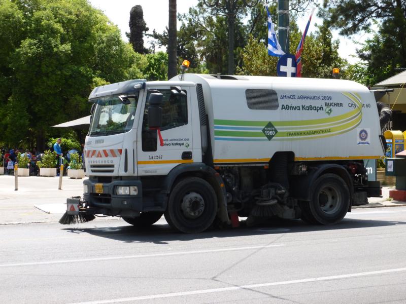 K800_Iveco Eurocargo 150C22 Kehrmaschine GR 1.jpg