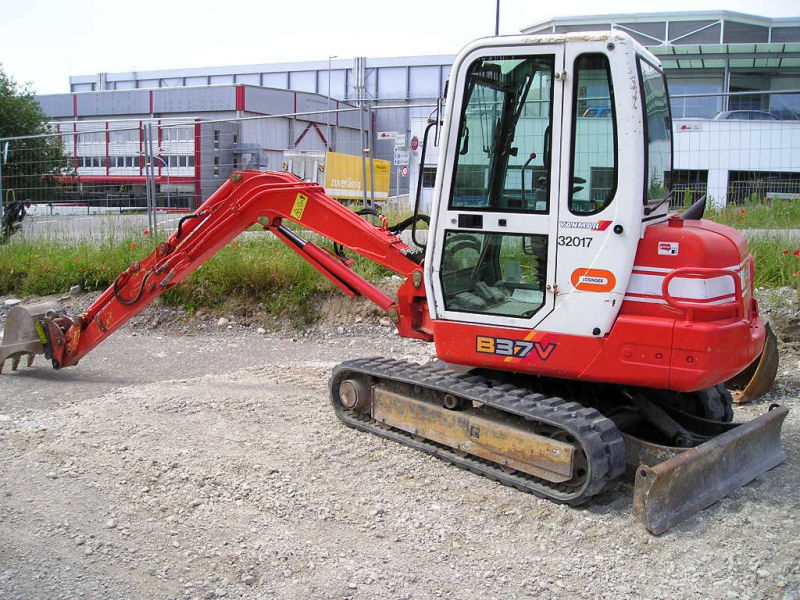 YANMAR B37V Losinger.jpg