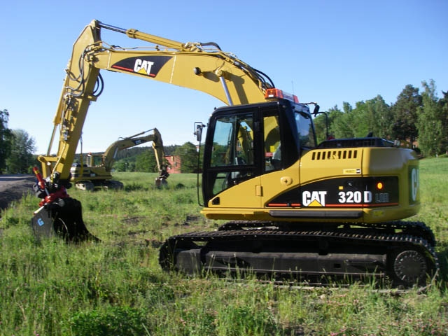 Cat 320 DL RR kop.jpg