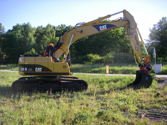 Cat 320DL RR kop ll.jpg
