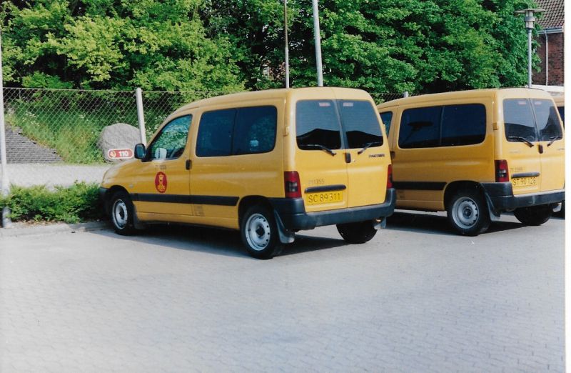 Post-Peugeot Partner-Heck, 1990er.jpg