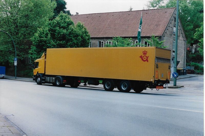Post-Scania R mit 2-Achs-Kofferauflieger, 1990er.jpg
