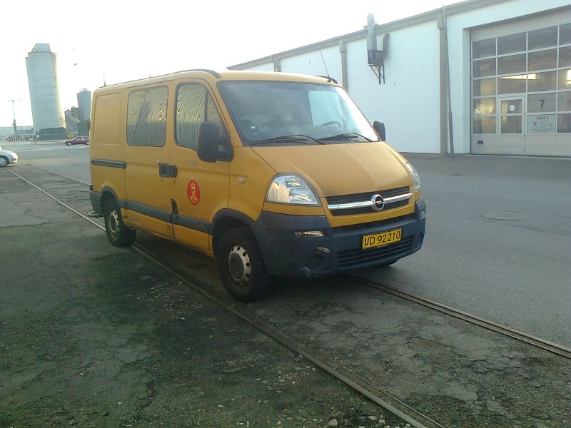 Post-Opel Movano-Front.jpg