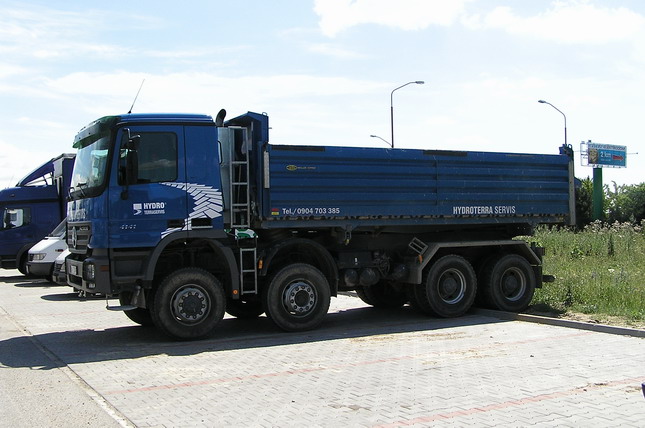 MB Actros 4141 8x6 S3 02.jpg