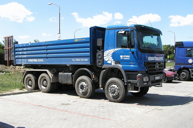 MB Actros 4141 8x6 S3 05.jpg