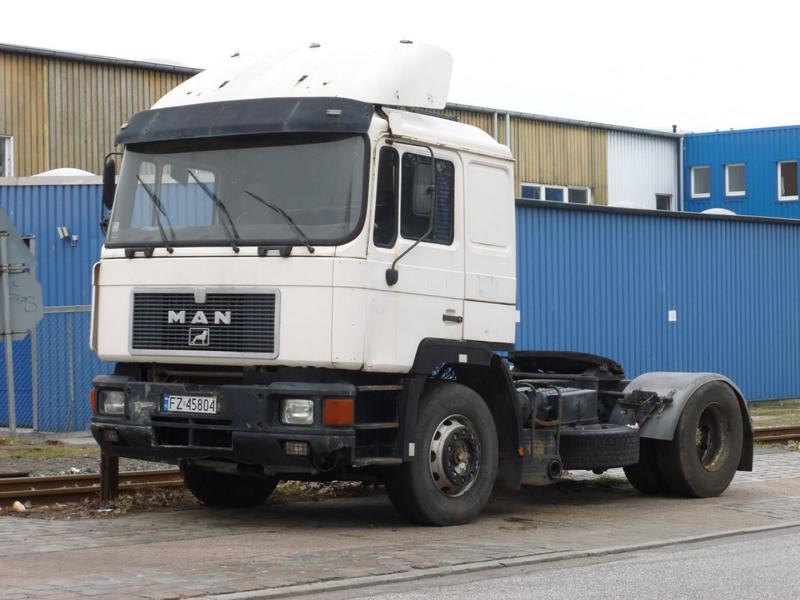 K800_MAN F90 SZM Weiss 2.jpg