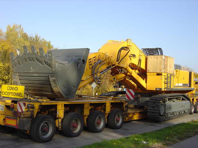 liebherr 964 (1).jpg