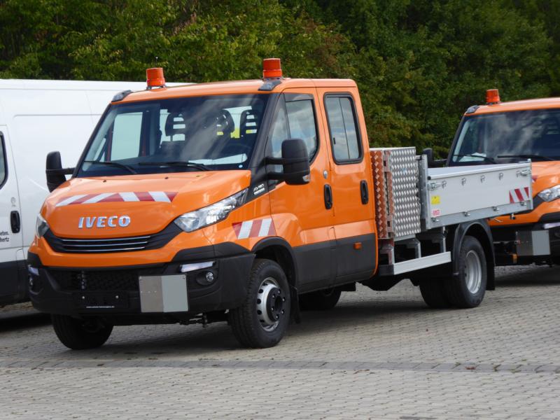 K800_Iveco Daily 70-180 Orange 1.jpg